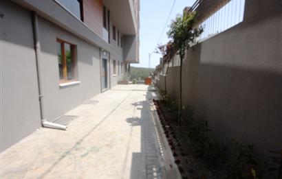ÇEKMEKÖY MERKEZ MAH.KAPALI OTOPARKLI,GİYSİ ODALI LÜKS DAİRE SATILIKTIR
