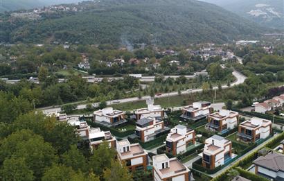 Kırkpınar Merkeze yazın site içi müstakil havzlu Villa