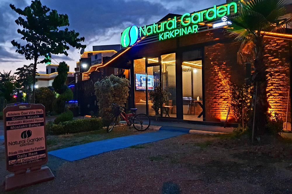 Kırkpınar Merkeze yazın site içi müstakil havzlu Villa