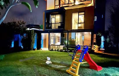 Kırkpınar Merkeze yazın site içi müstakil havzlu Villa