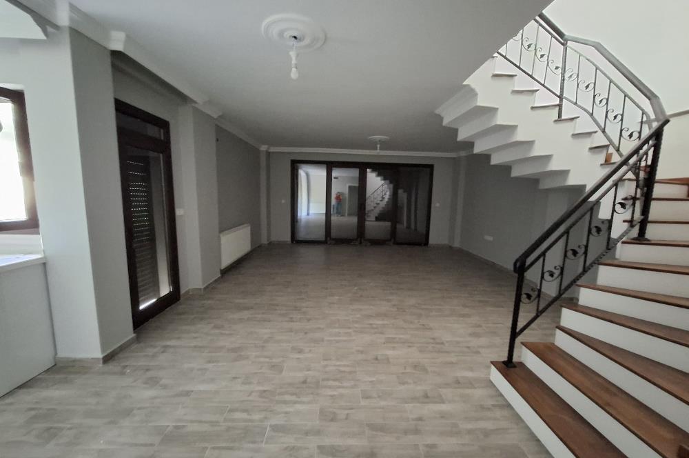 C21 BAL'DAN YENİ MAHALLE'DE 5+2 KİRALIK VİLLA