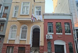Muhsine Hatun'da 52m2 tapulu 2 katlı bahçeli kagir ev-yatırımlık - 1 - 36596