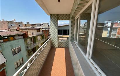 Bornova Yeşilova Mh.de Merkezi Konumda 3+1 Satılık Daire