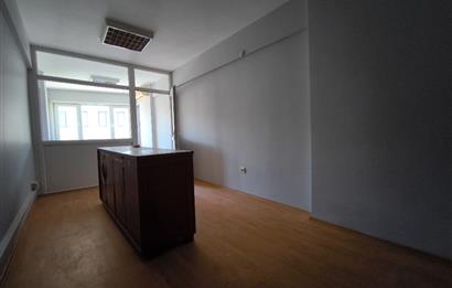 Bağlarbaşında kiralık ofis katı