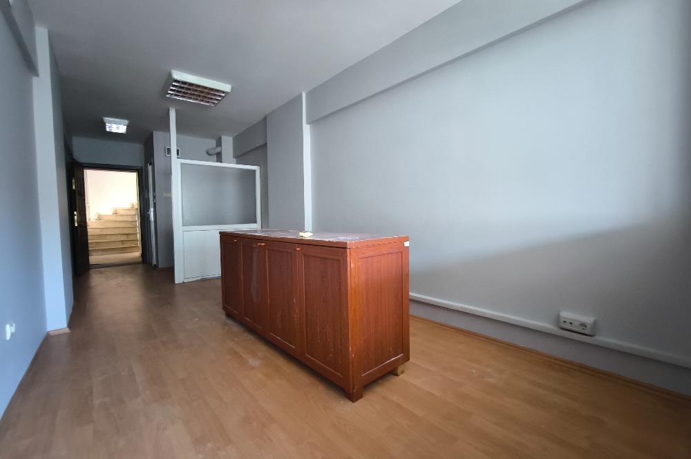 Bağlarbaşında kiralık ofis katı