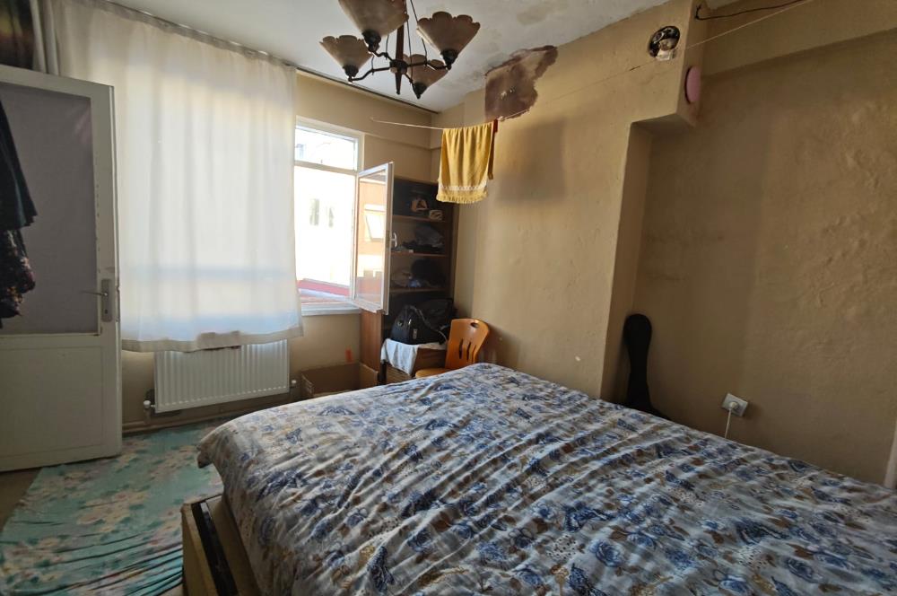 DİNKÇİLER MAHALLESİNDE   SATILIK  2+1  ÇATI KATI DAİRE CENTURY 21 BAL'DAN  