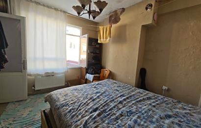 DİNKÇİLER MAHALLESİNDE   SATILIK  2+1  ÇATI KATI DAİRE CENTURY 21 BAL'DAN  
