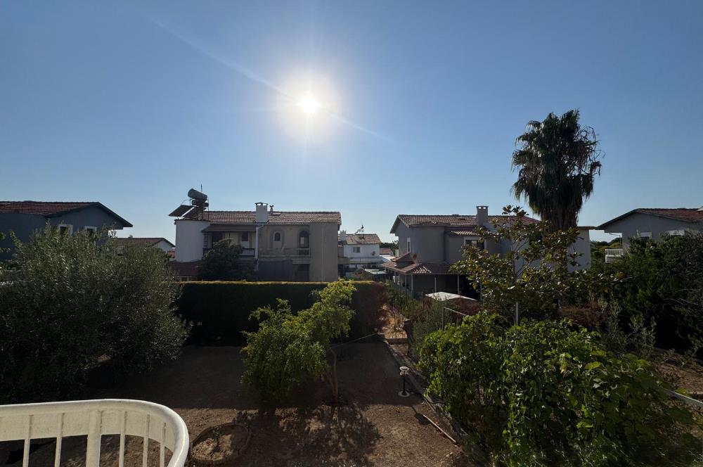 Çeşme Deniz Obası Sitesi'nde Satılık 2+1 Bahçeli Dubleks Villa