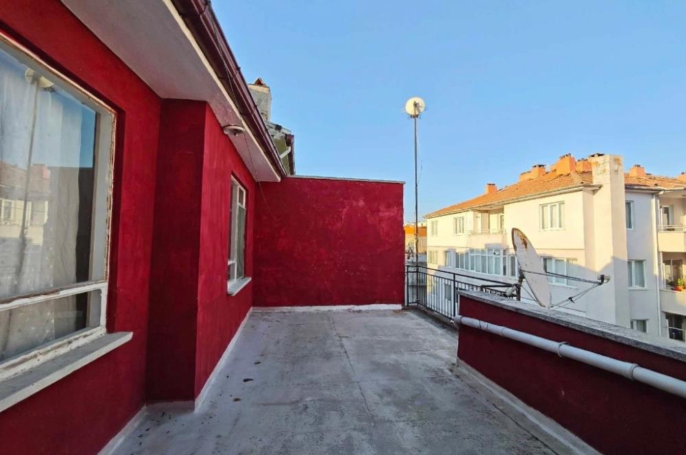 DİNKÇİLER MAHALLESİNDE   SATILIK  2+1  ÇATI KATI DAİRE CENTURY 21 BAL'DAN  