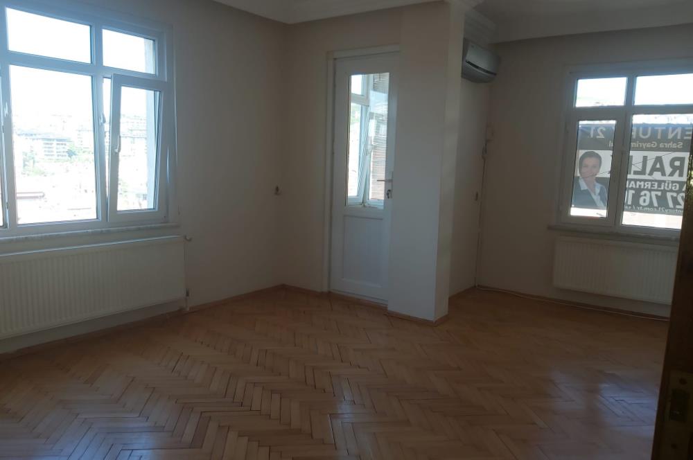 Çamlıca Tepesi Manzaralı 3 Balkonlu 3+1 Ara Kat Köşe Daire