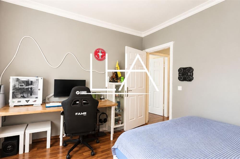 C21'DEN BENTLER SİTESİNDE GENİŞ KAPALI MUTFAKLI SATILIK DAİRE