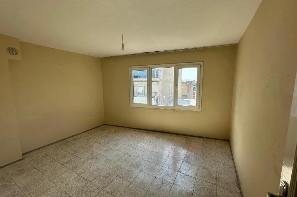 Bornova Yeşilova Mh.de Merkezi Konumda 3+1 Satılık Daire