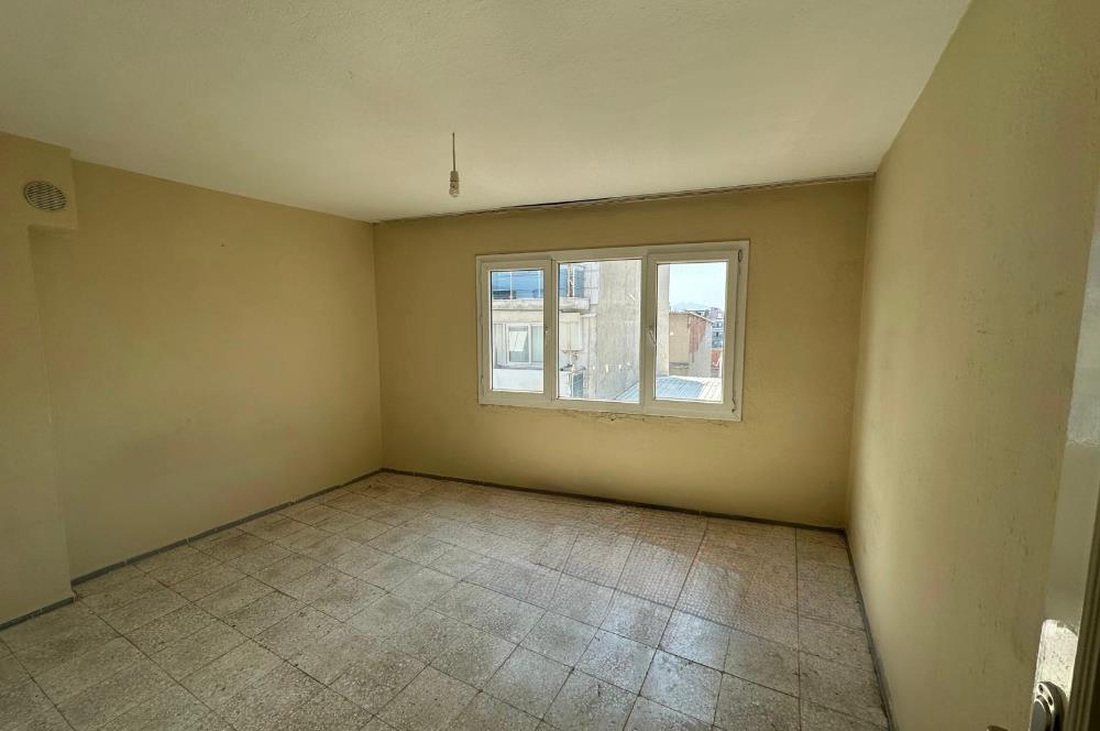 Bornova Yeşilova Mh.de Merkezi Konumda 3+1 Satılık Daire