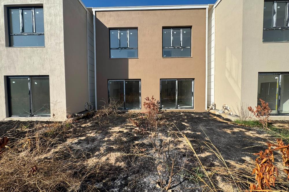 Villakent'te Site İçerisinde Bahçeli 2+1 Satılık Dubleks Villa
