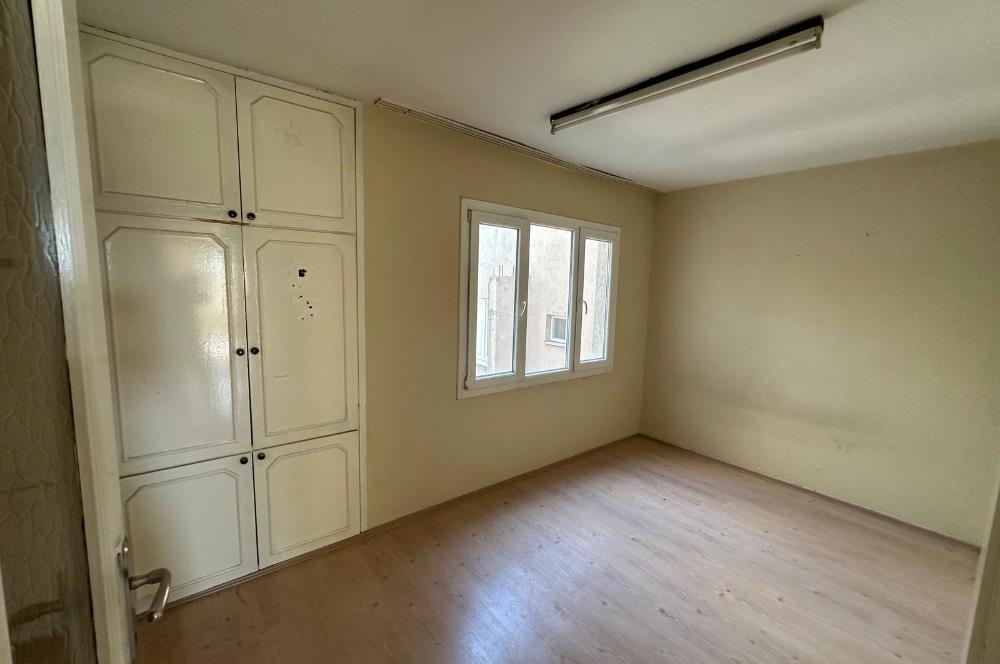 Bornova Yeşilova Mh.de Merkezi Konumda 3+1 Satılık Daire