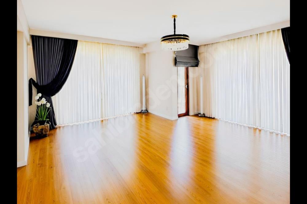 Cumhuriyet Mahallesi River Port sitesi satılık 140m2 3+1