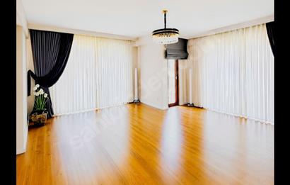 Cumhuriyet Mahallesi River Port sitesi satılık 140m2 3+1