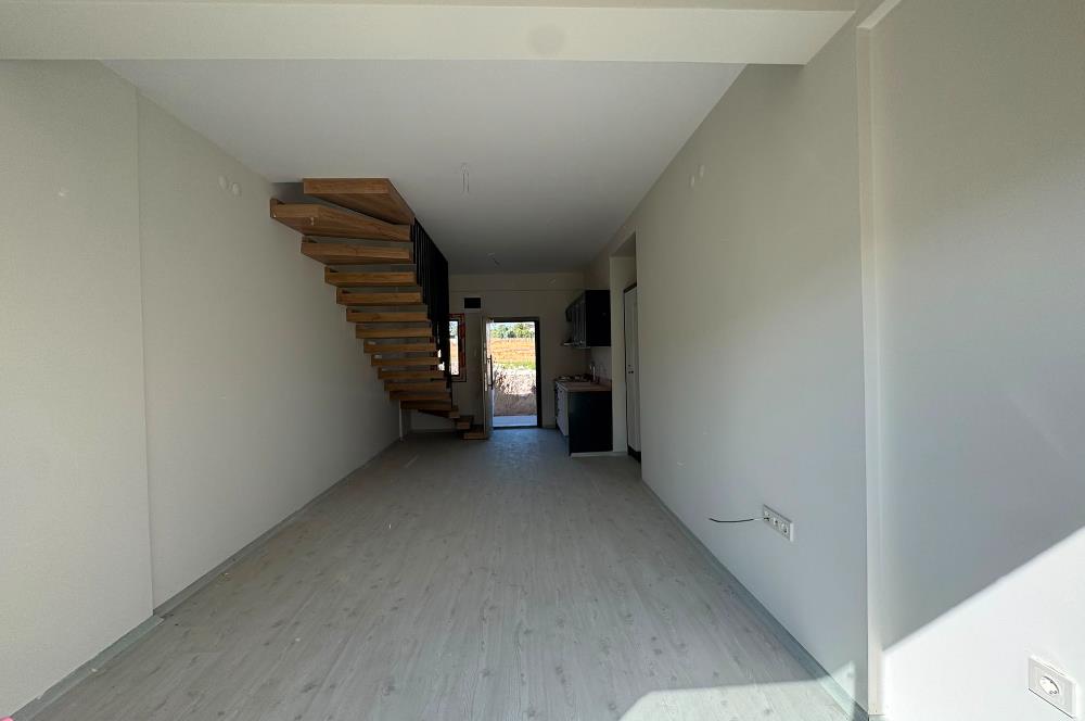 Villakent'te Site İçerisinde Bahçeli 2+1 Satılık Dubleks Villa