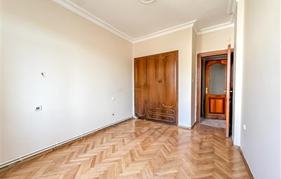 MODA RUŞENAĞA SOKAK'TA | 90 M² NET | KÖŞE DAİRE | 2 BALKON