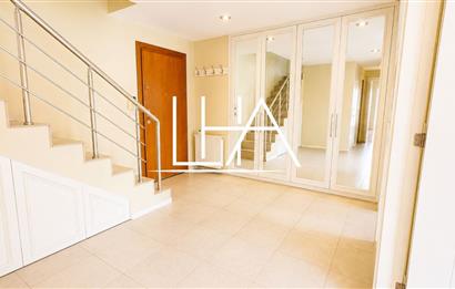 CENTURY 21'DEN GÖKMAHAL SİTESİ'NDE ÇOK GENİŞ ÇATI DUBLEKSİ DAİRE