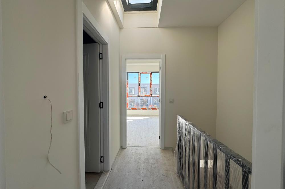 Villakent'te Site İçerisinde Bahçeli 2+1 Satılık Dubleks Villa