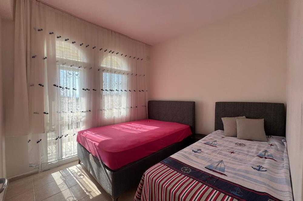 Çeşme Deniz Obası Sitesi'nde Satılık 2+1 Bahçeli Dubleks Villa