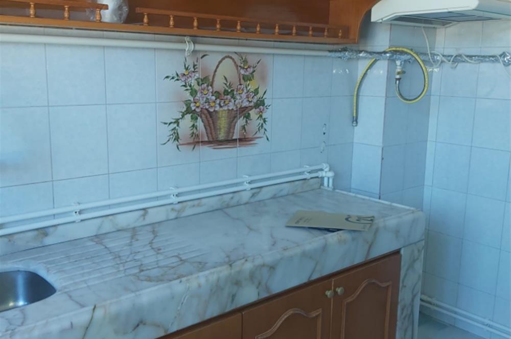 Çamlıca Tepesi Manzaralı 3 Balkonlu 3+1 Ara Kat Köşe Daire