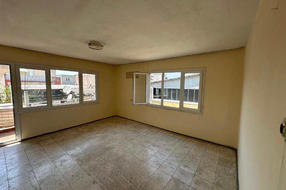 Bornova Yeşilova Mh.de Merkezi Konumda 3+1 Satılık Daire