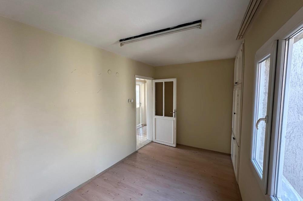 Bornova Yeşilova Mh.de Merkezi Konumda 3+1 Satılık Daire