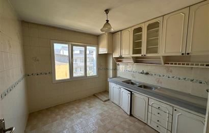 Bornova Yeşilova Mh.de Merkezi Konumda 3+1 Satılık Daire