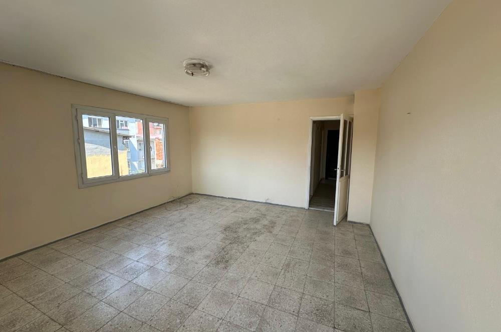 Bornova Yeşilova Mh.de Merkezi Konumda 3+1 Satılık Daire