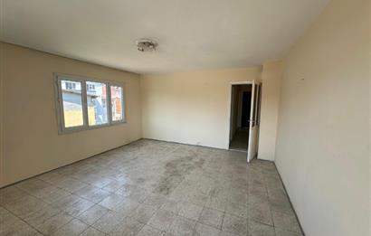Bornova Yeşilova Mh.de Merkezi Konumda 3+1 Satılık Daire