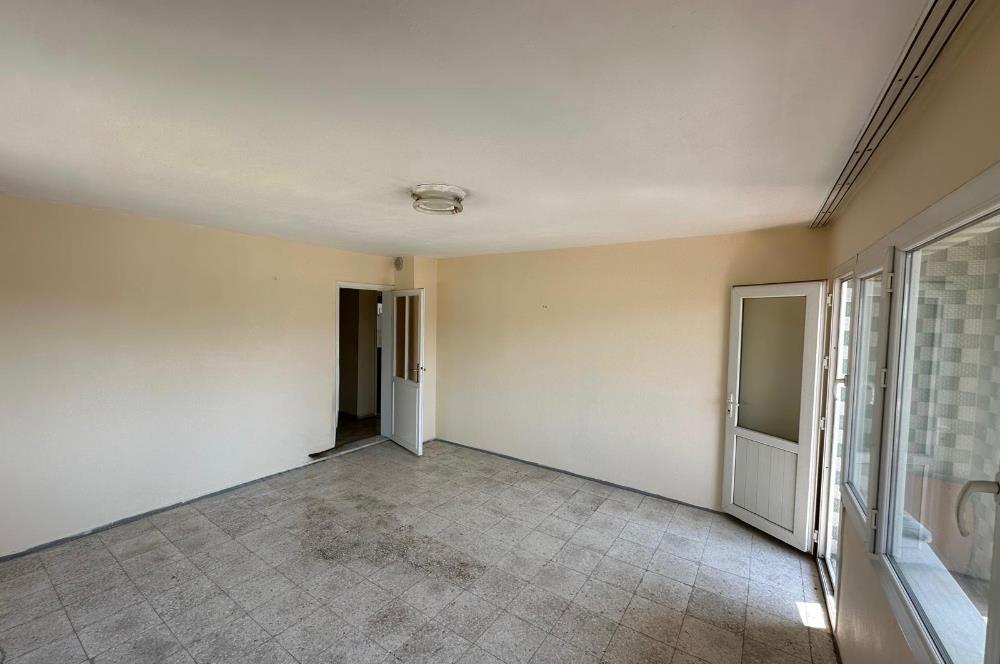 Bornova Yeşilova Mh.de Merkezi Konumda 3+1 Satılık Daire