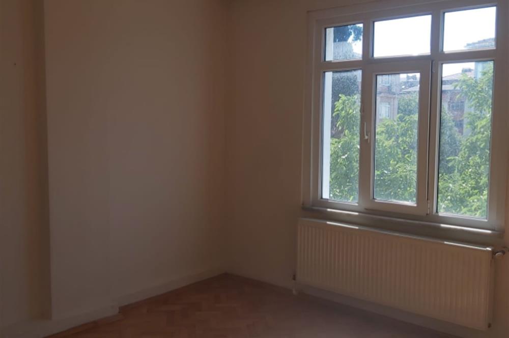 Çamlıca Tepesi Manzaralı 3 Balkonlu 3+1 Ara Kat Köşe Daire