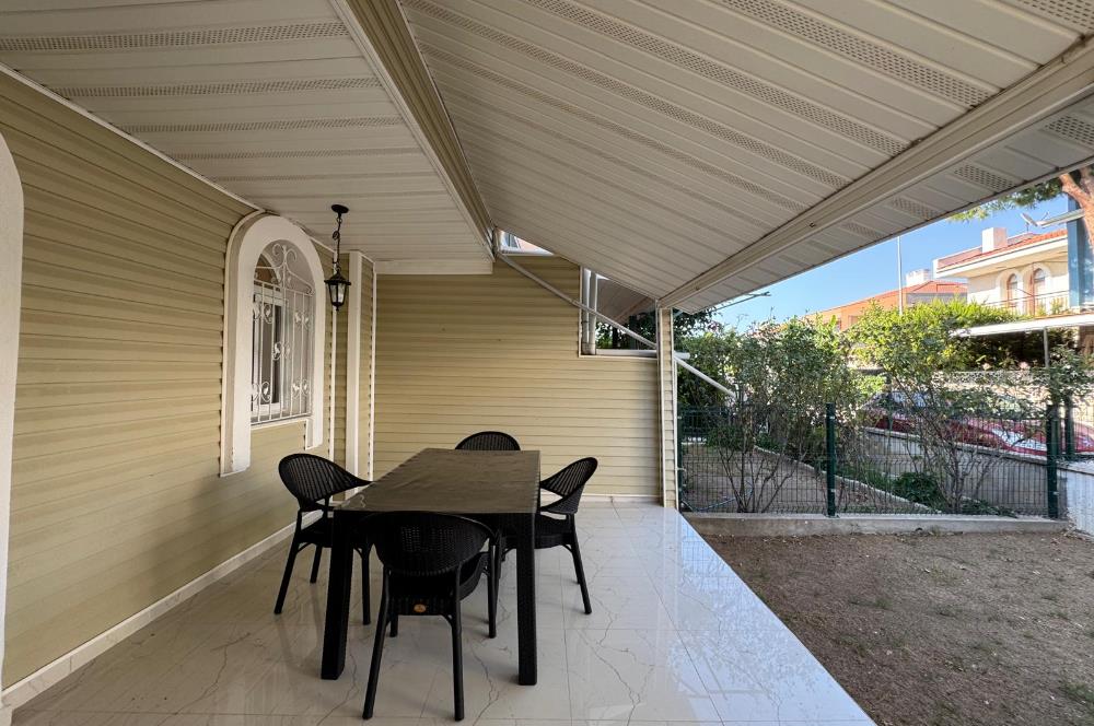 Çeşme Deniz Obası Sitesi'nde Satılık 2+1 Bahçeli Dubleks Villa