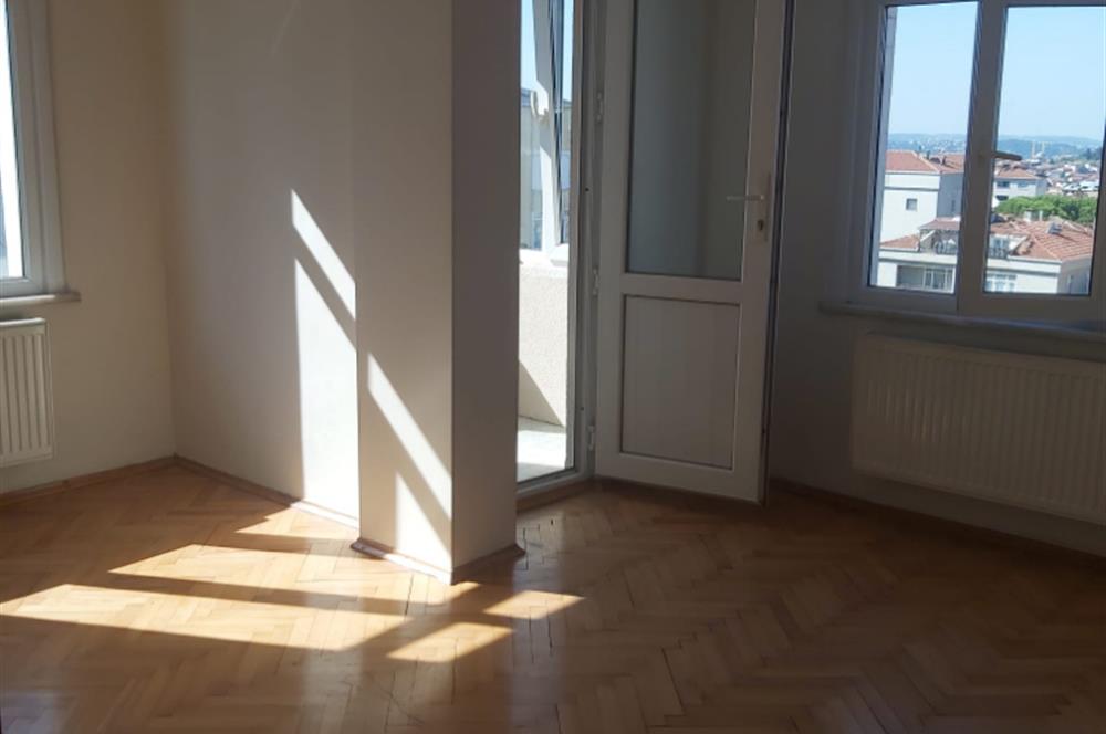 Çamlıca Tepesi Manzaralı 3 Balkonlu 3+1 Ara Kat Köşe Daire