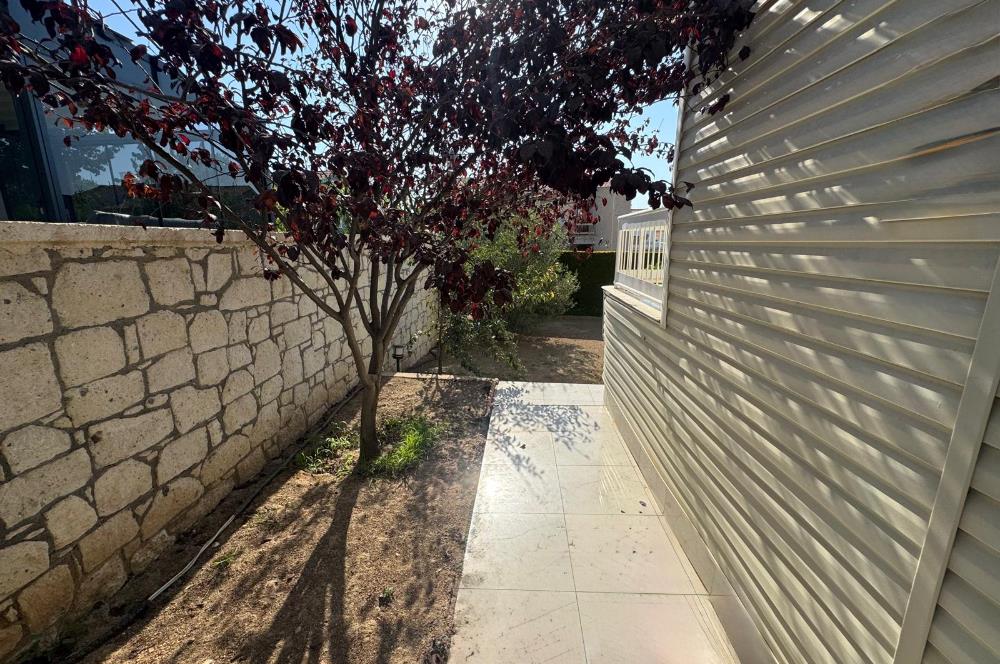 Çeşme Deniz Obası Sitesi'nde Satılık 2+1 Bahçeli Dubleks Villa