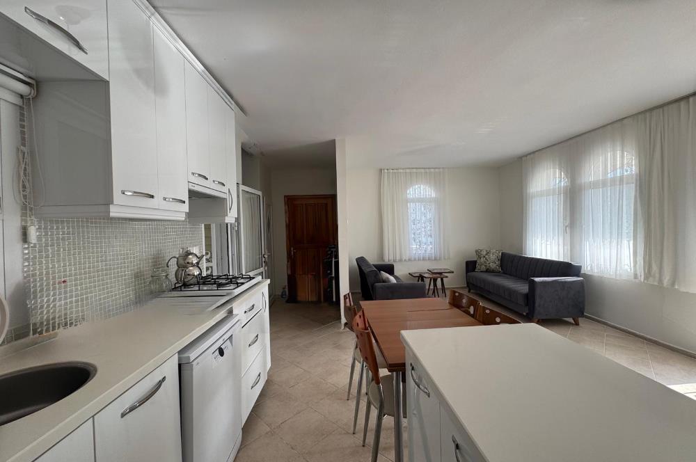 Çeşme Deniz Obası Sitesi'nde Satılık 2+1 Bahçeli Dubleks Villa