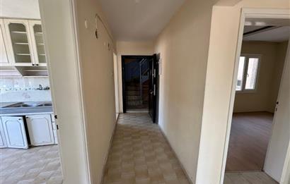 Bornova Yeşilova Mh.de Merkezi Konumda 3+1 Satılık Daire