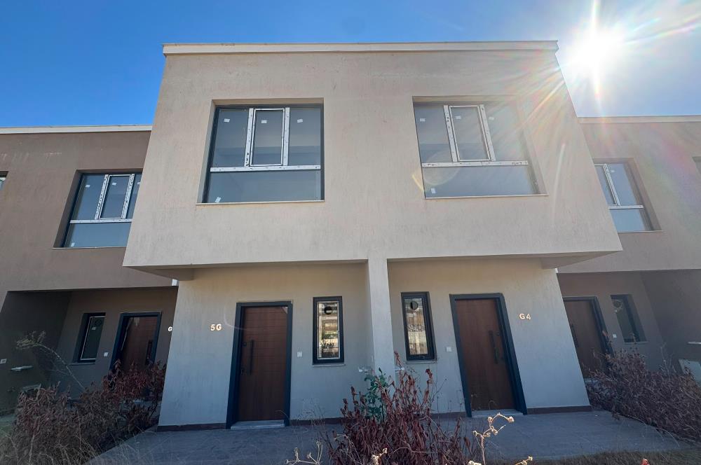 Villakent'te Site İçerisinde Bahçeli 2+1 Satılık Dubleks Villa
