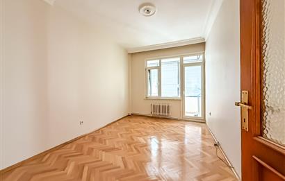 MODA RUŞENAĞA SOKAK'TA | 90 M² NET | KÖŞE DAİRE | 2 BALKON