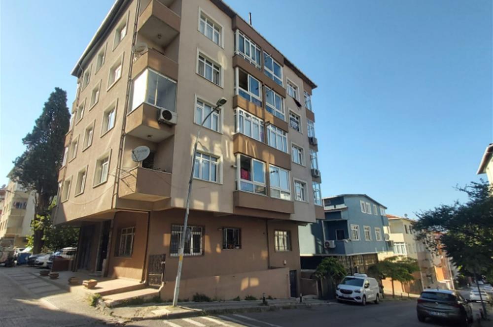 Çamlıca Tepesi Manzaralı 3 Balkonlu 3+1 Ara Kat Köşe Daire