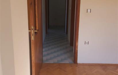Çamlıca Tepesi Manzaralı 3 Balkonlu 3+1 Ara Kat Köşe Daire