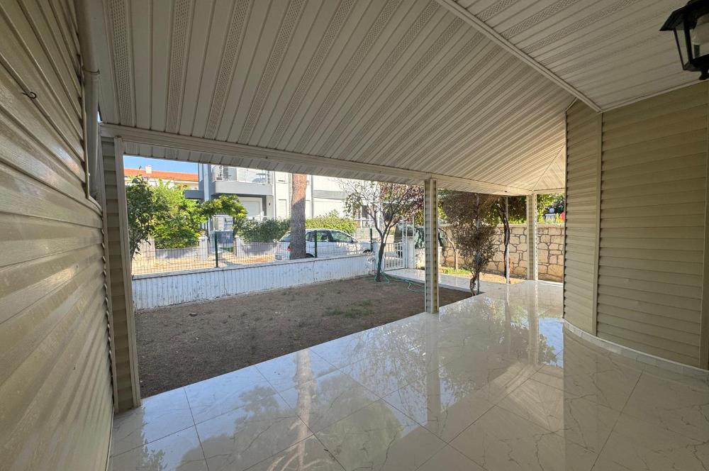 Çeşme Deniz Obası Sitesi'nde Satılık 2+1 Bahçeli Dubleks Villa