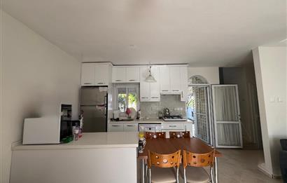 Çeşme Deniz Obası Sitesi'nde Satılık 2+1 Bahçeli Dubleks Villa