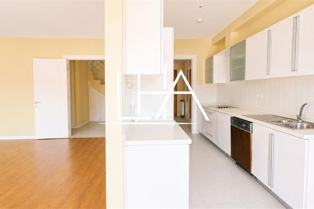 CENTURY 21'DEN GÖKMAHAL SİTESİ'NDE ÇOK GENİŞ ÇATI DUBLEKSİ DAİRE