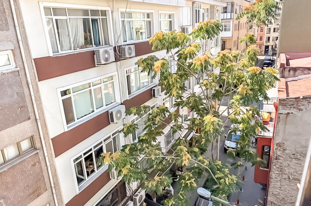 MODA RUŞENAĞA SOKAK'TA | 90 M² NET | KÖŞE DAİRE | 2 BALKON
