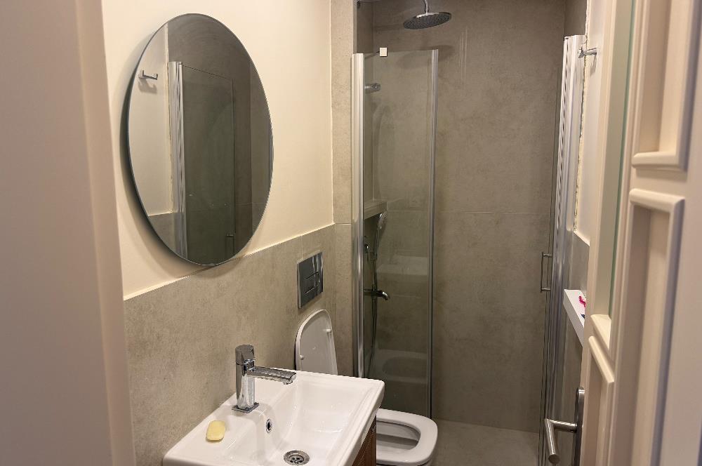 Beyoğlu’nun merkezi ve prestijli bölgelerinden tamamen yenilenmiş satılık 2+1 