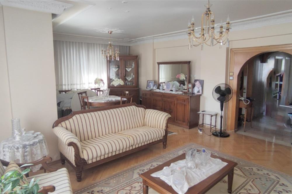 KADIKÖY KOZYATAĞINDA 3+1 BALKONLU 125 M2 SATILIK DAİRE