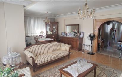 KADIKÖY KOZYATAĞINDA 3+1 BALKONLU 125 M2 SATILIK DAİRE